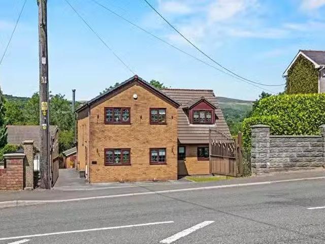 House for sale in Glanaman