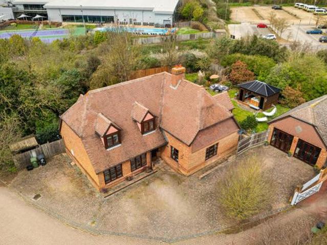 House for sale in Hawley, Monks Orchard