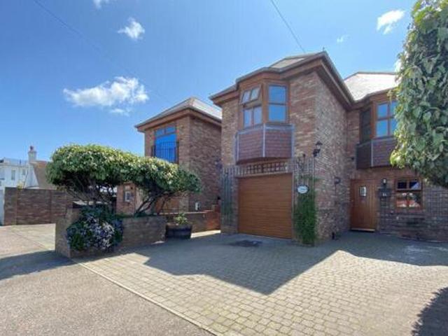 House for sale in Ash, Kent