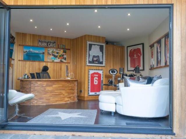 Farm for sale in Peterborough