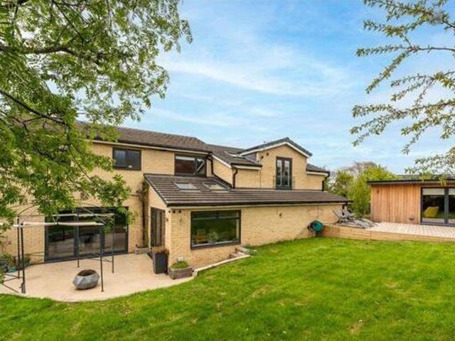 House for sale in Dewsbury, West Yorkshire