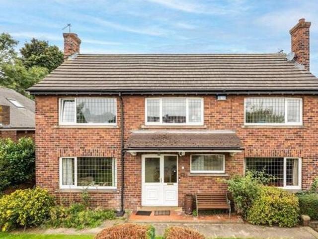 House for sale in Dewsbury, West Yorkshire