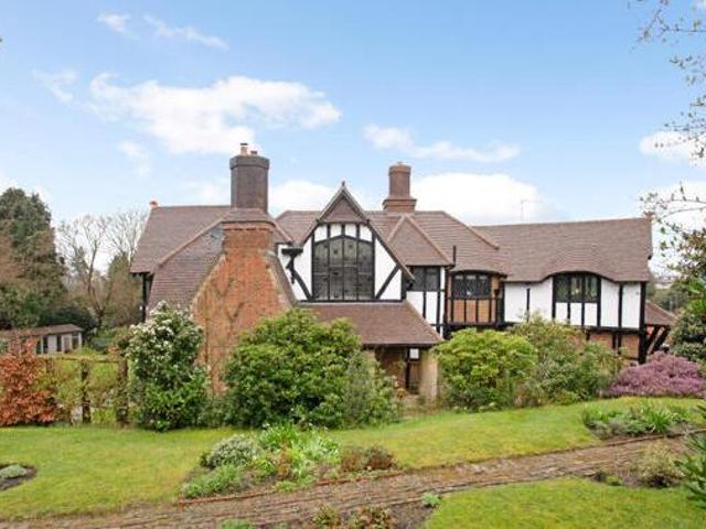 House for sale in Pachesham Park, Surrey