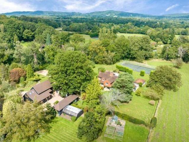 House for sale in Pachesham Park, Surrey