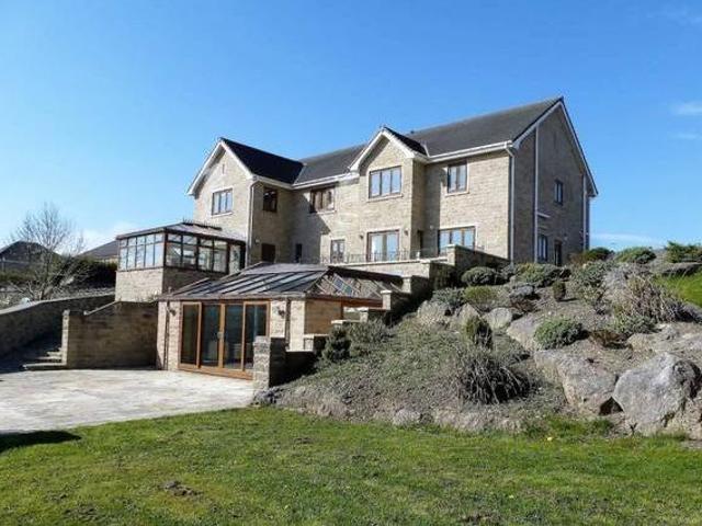 House for sale in Froggatt, East Midlands