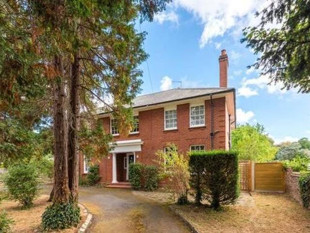 House for rent in Surrey, England