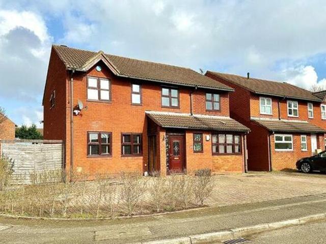 House for sale in Northampton, Northamptonshire