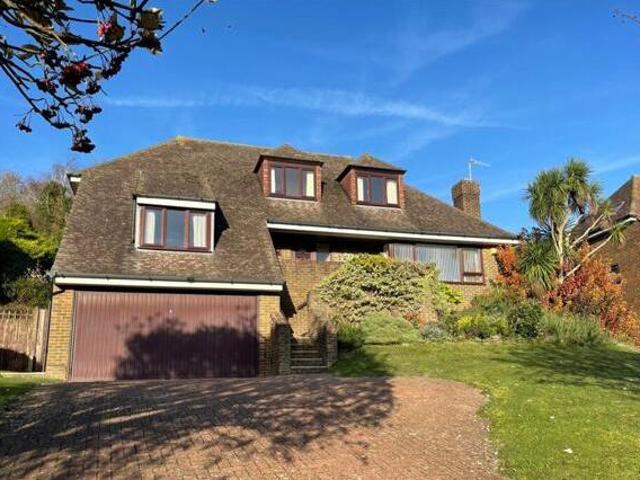 House for sale in Holywell, Eastbourne