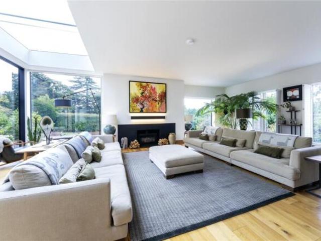 Farm for sale in Broadwater Down, Sandown Park