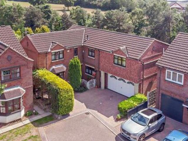 House for sale in Edenthorpe, South Yorkshire
