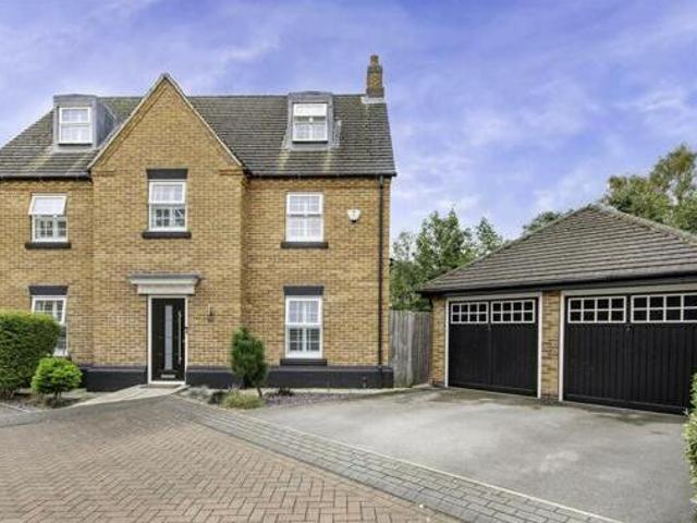 House for sale in Edenthorpe, South Yorkshire