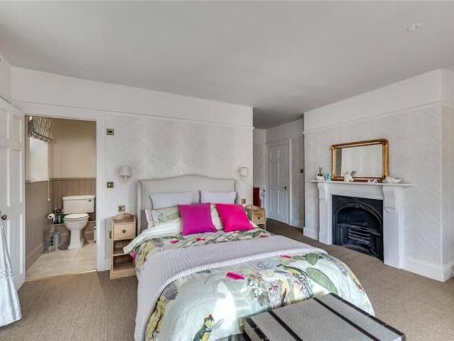 Farm for sale in Follaton, Strode