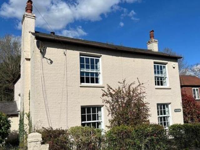House for sale in Ripley Springs, Row Town