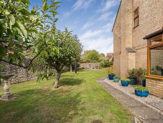 Farm for sale in Nine Elms, Greater London