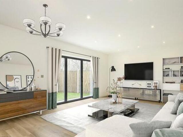 House for sale in Woodcote, Epsom