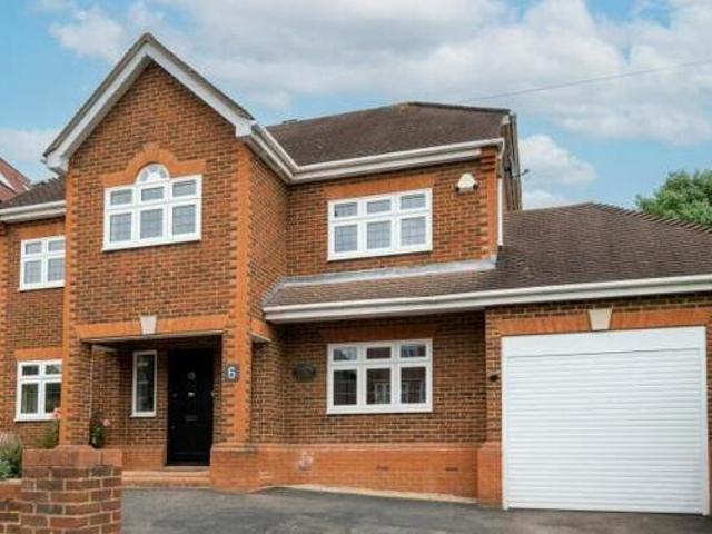 House for sale in Lower Green Esher, Blackhills