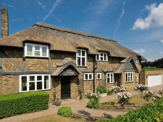 House for sale in Lower Green Esher, Blackhills