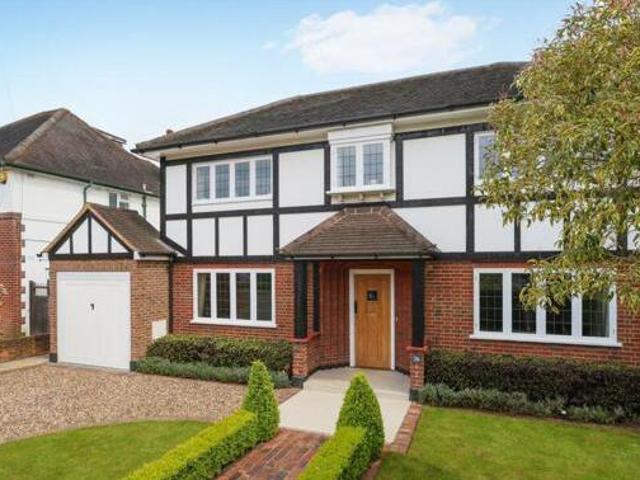 House for sale in Lower Green Esher, Blackhills