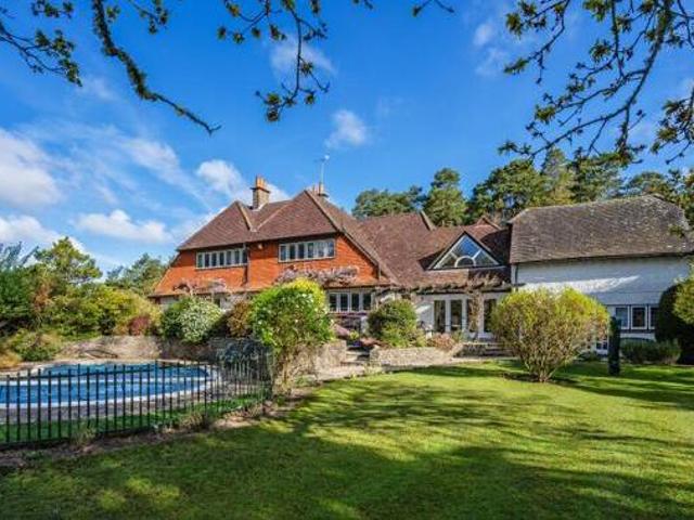 House for sale in Fole, Surrey