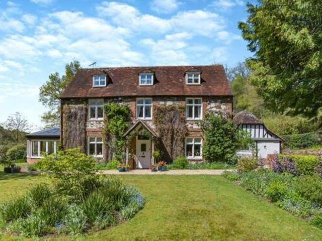 House for sale in Fole, Surrey