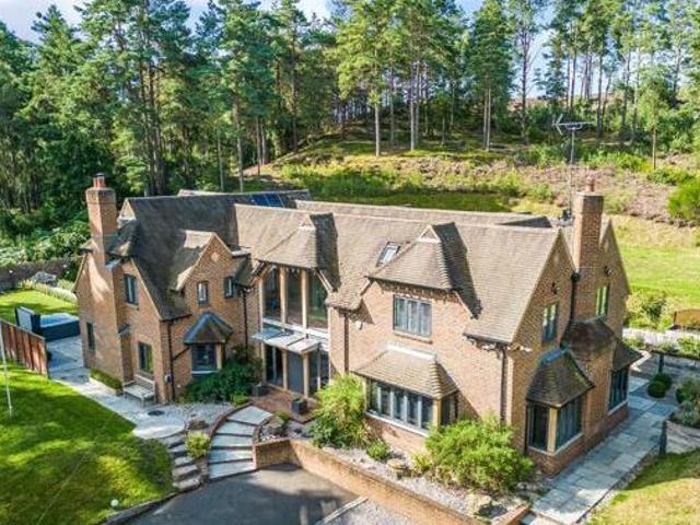 House for sale in Fole, Surrey