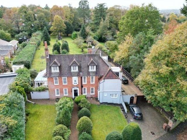 House for sale in Fole, Surrey