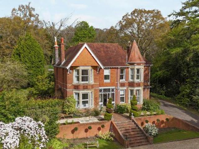 House for sale in Fole, Surrey