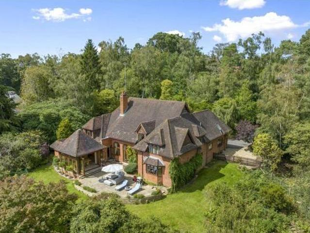 House for sale in Fole, Surrey