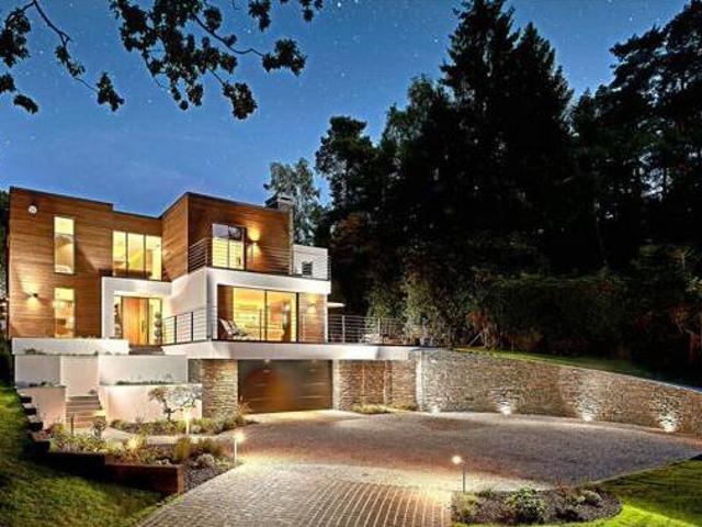 House for sale in Fole, Surrey