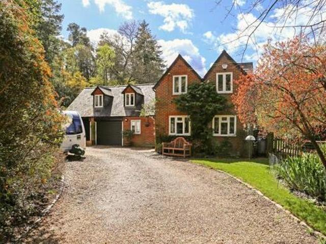 House for sale in Fole, Surrey
