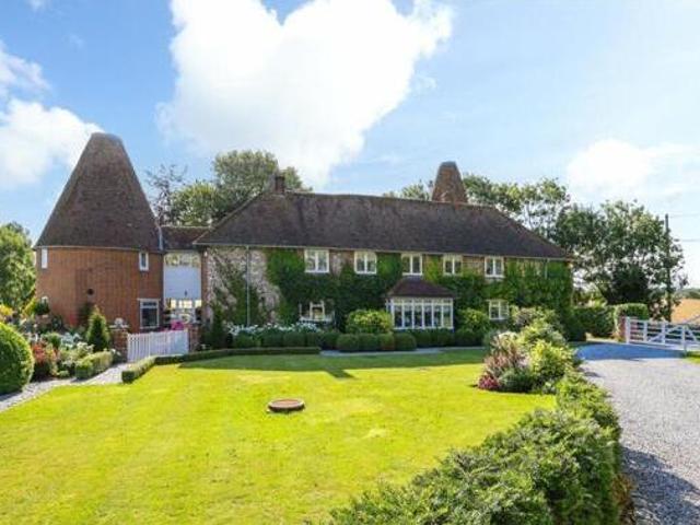 House for sale in Oad Street, Kent