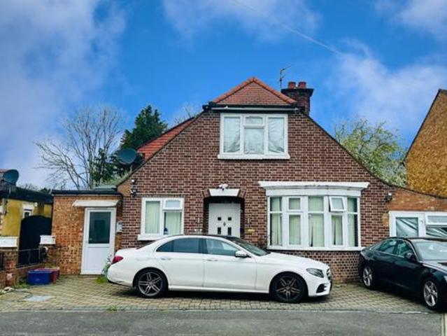 House for sale in London Borough of Hounslow, Feltham