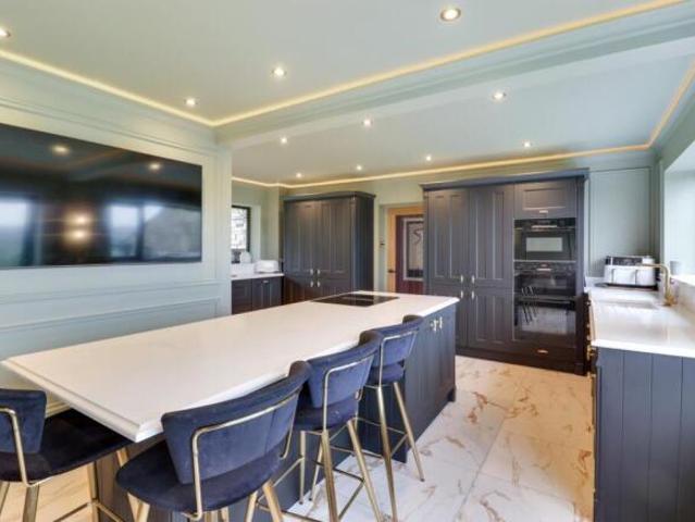 Farm for sale in Huddersfield, Kirklees