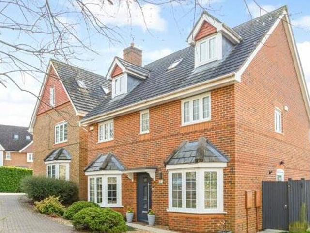 House for sale in Fleet, Hart