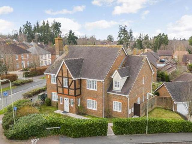House for sale in Fleet, Hart
