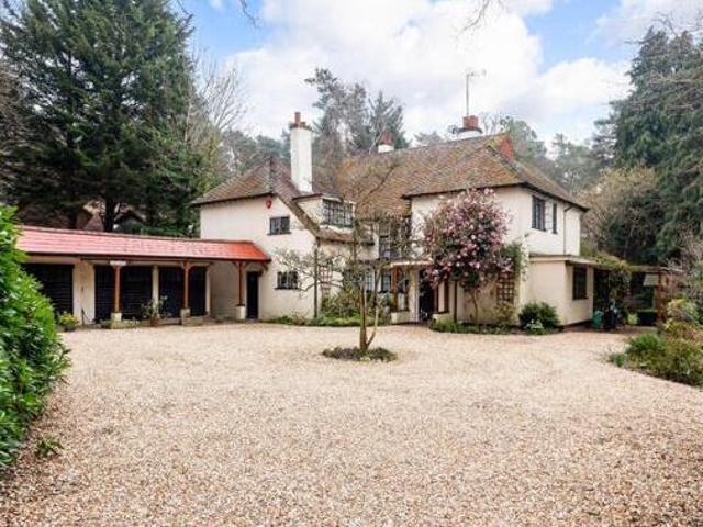House for sale in Fleet, Hart