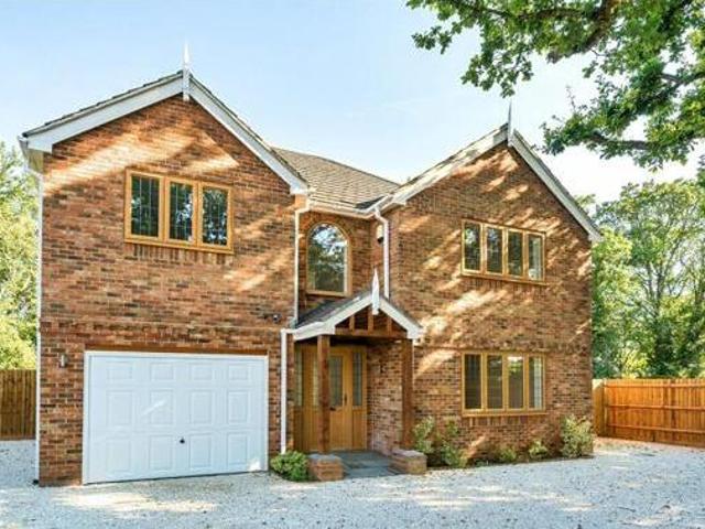 House for sale in Fleet, Hart