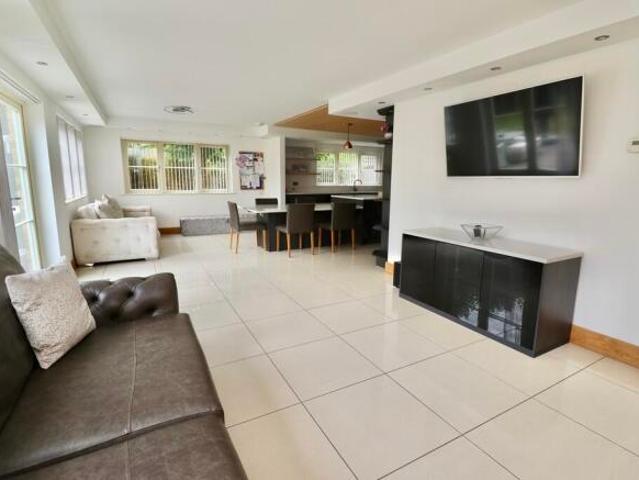 Farm for sale in Boultham Moor, Brayford