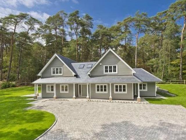 House for rent in Surrey
