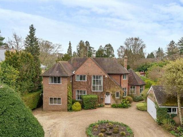 House for sale in Gerrards Cross, Denham