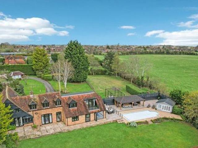 House for sale in Denham, Gerrards Cross and Chalfonts Community Board, Gerrards Cross