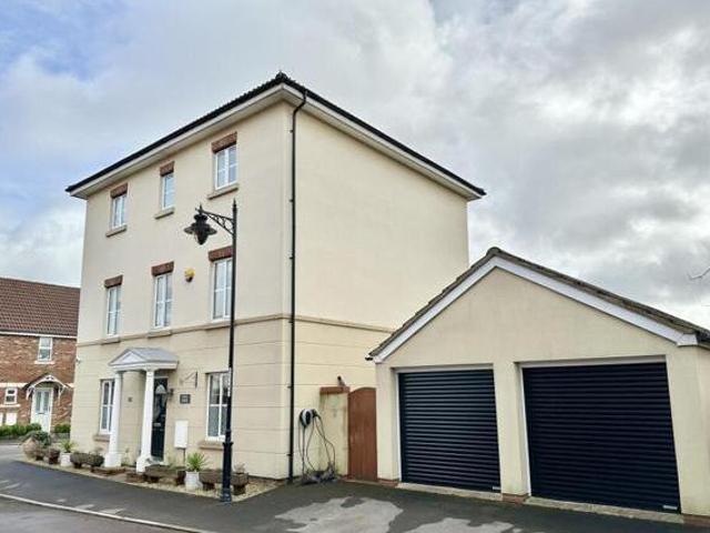 House for sale in Brompton, Gillingham