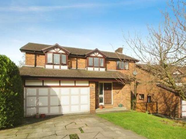 House for sale in Charlesworth, East Midlands