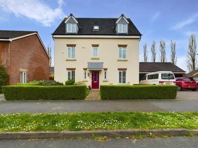 House for sale in Gloucester, Gloucestershire