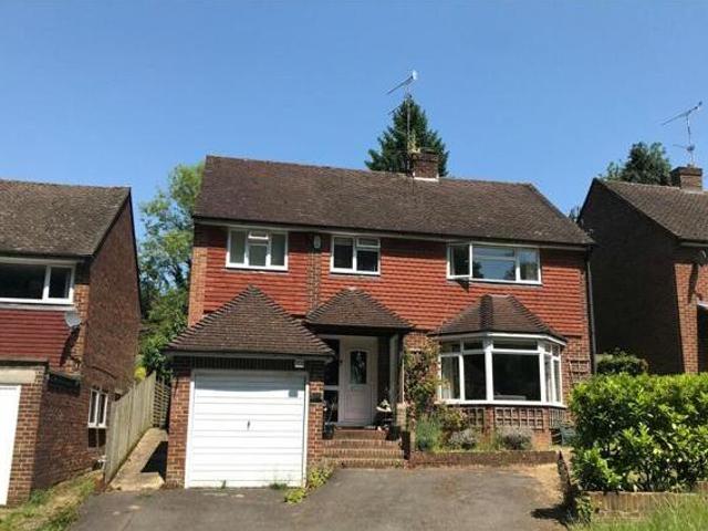House for sale in Holloway Hill, Waverley