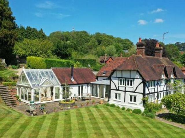 House for sale in Fole, Surrey