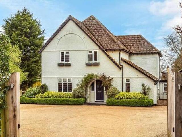 House for sale in Fole, Surrey