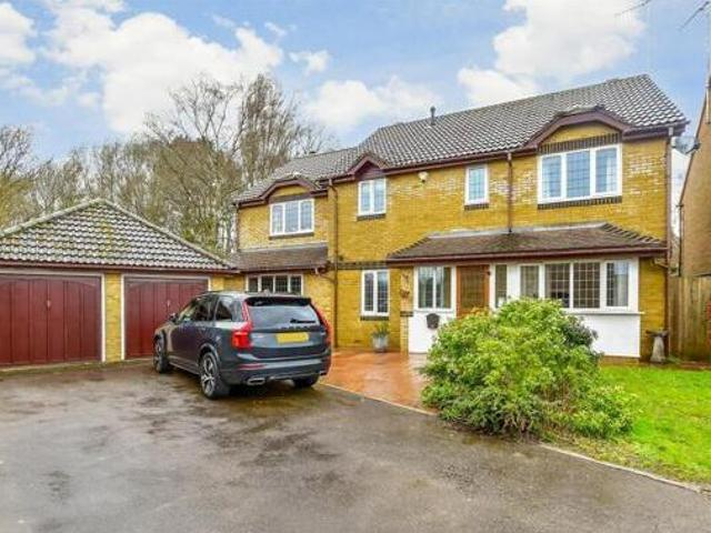 House for sale in Hillview, Surrey