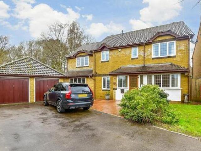 House for sale in Hillview, Surrey