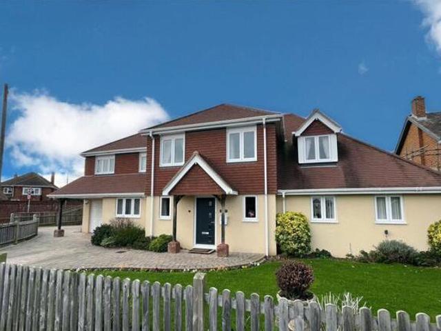 House for sale in Middlecroft, Hampshire